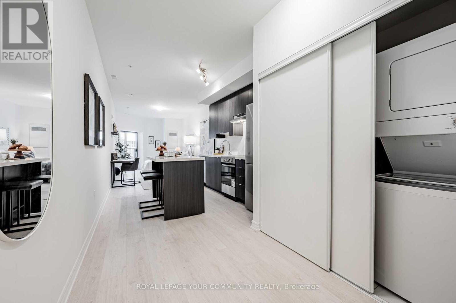 111 - 408 BROWNS LINE - Photo 3 of 30, Toronto (Alderwood), Ontario