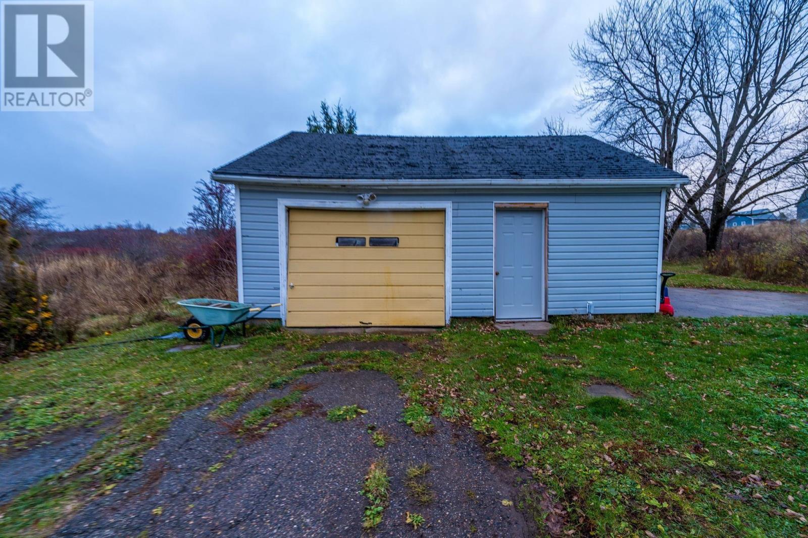 Property 19 of 22 of 13935 Highway 1