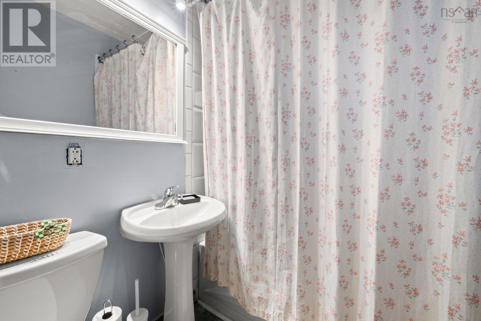 Property 12 of 22 of 13935 Highway 1