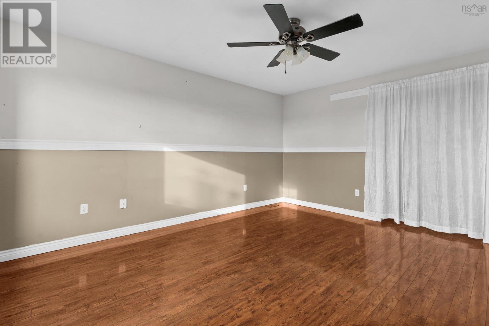 Property 19 of 49 of 20 Russell Lake Drive