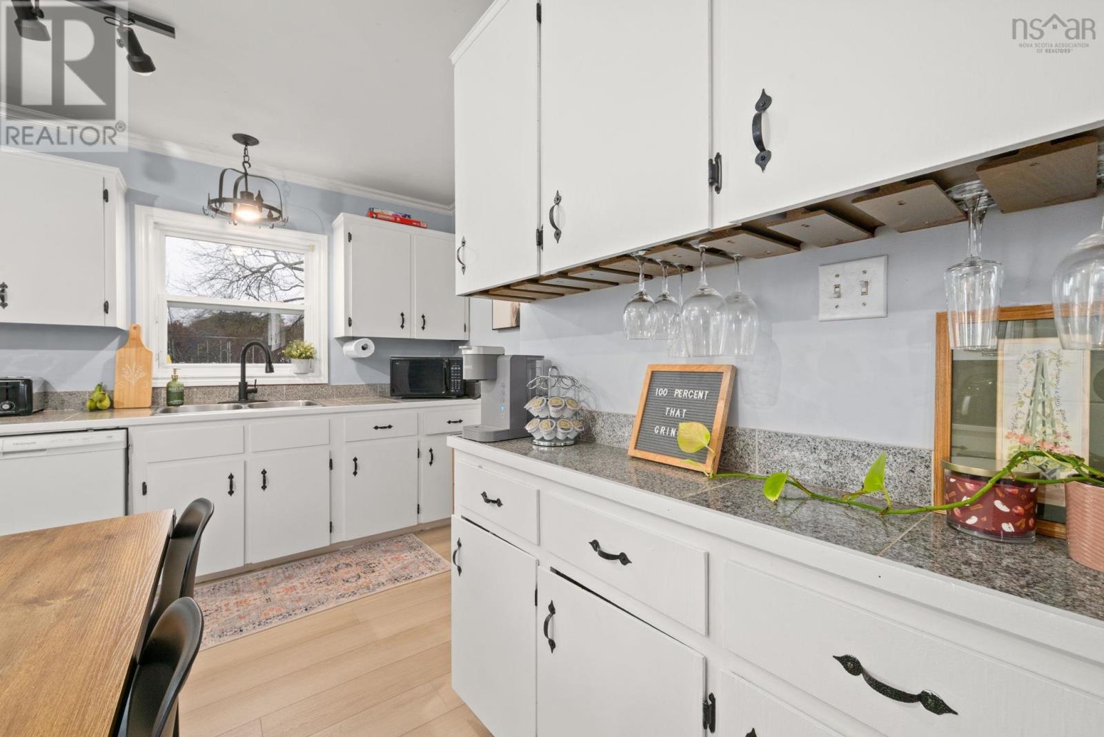 Property 8 of 22 of 13935 Highway 1