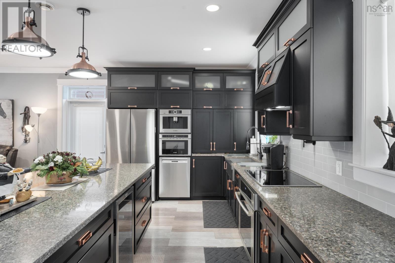 Property 8 of 39 of 3387 Highway 1