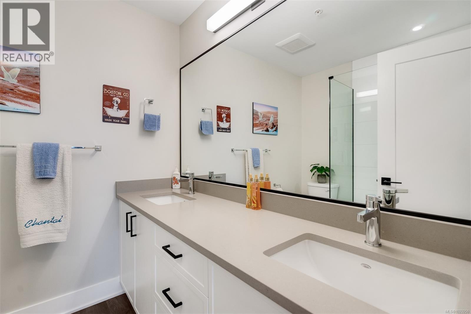 211 1361 Goldstream Ave, Langford