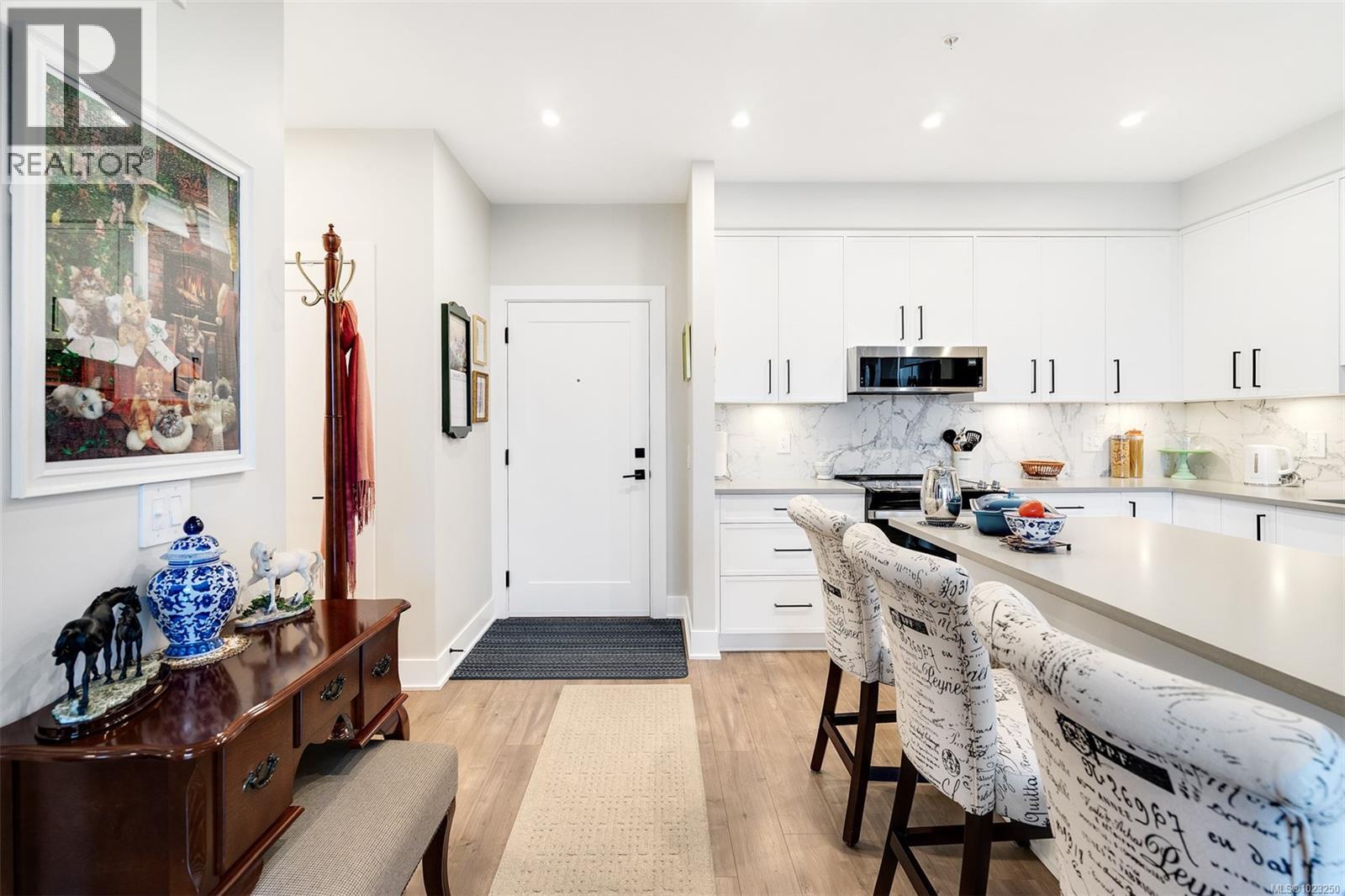 211 1361 Goldstream Ave, Langford