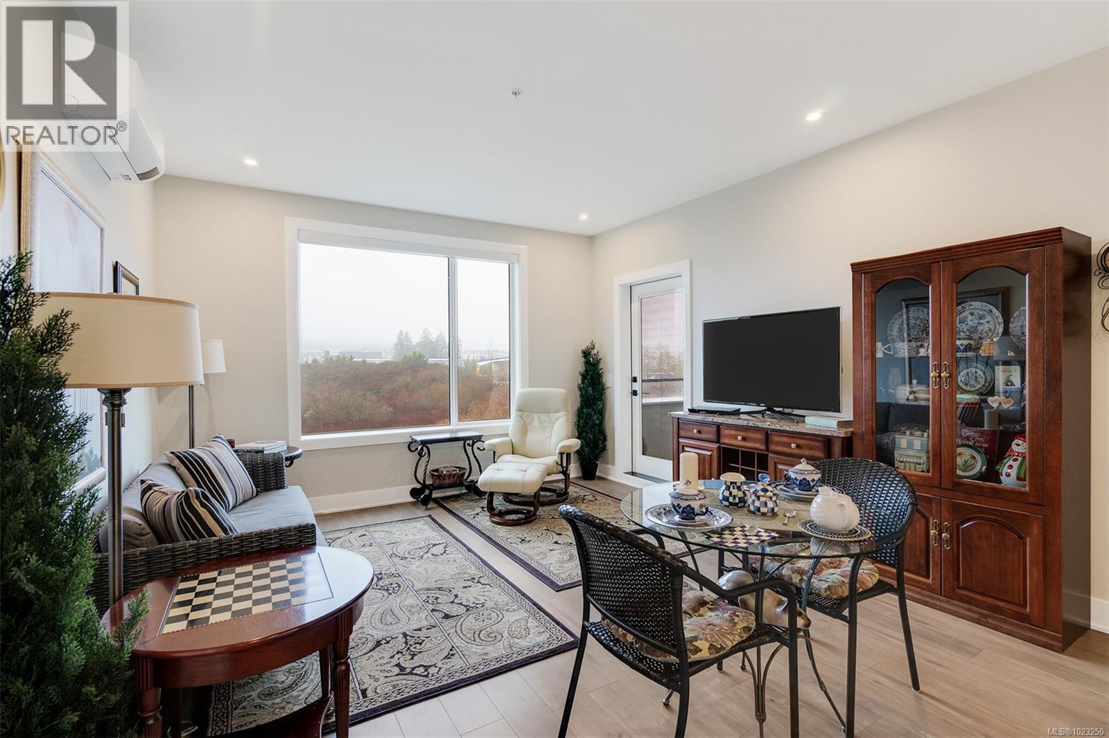 211 1361 Goldstream Ave, Langford