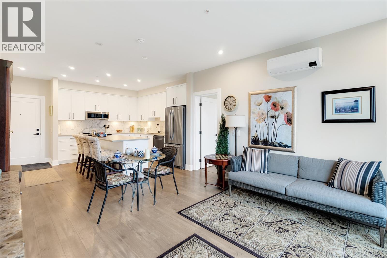 211 1361 Goldstream Ave, Langford