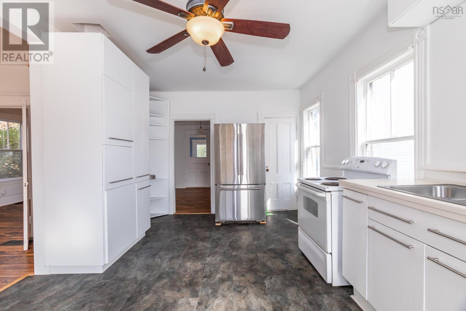 Property 3 of 30 of 771 Highway 10