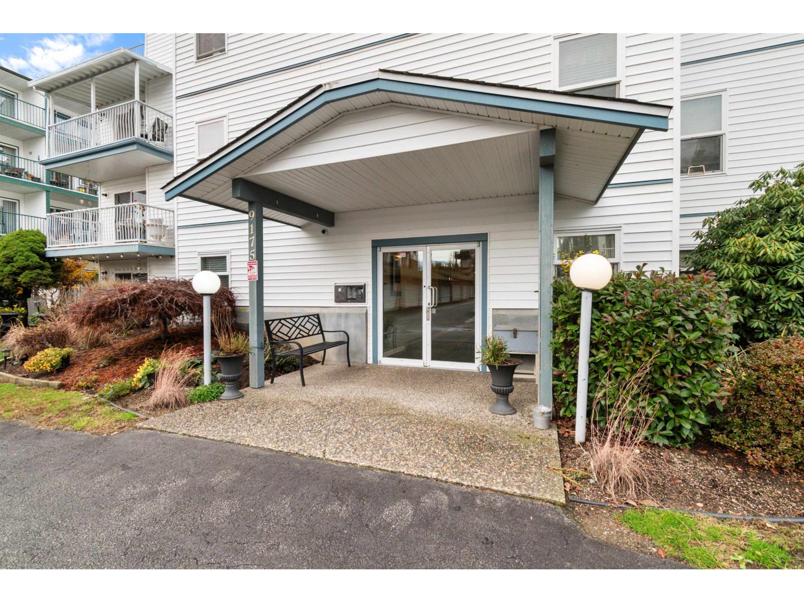 301 9175 EDWARD Street - photo 2