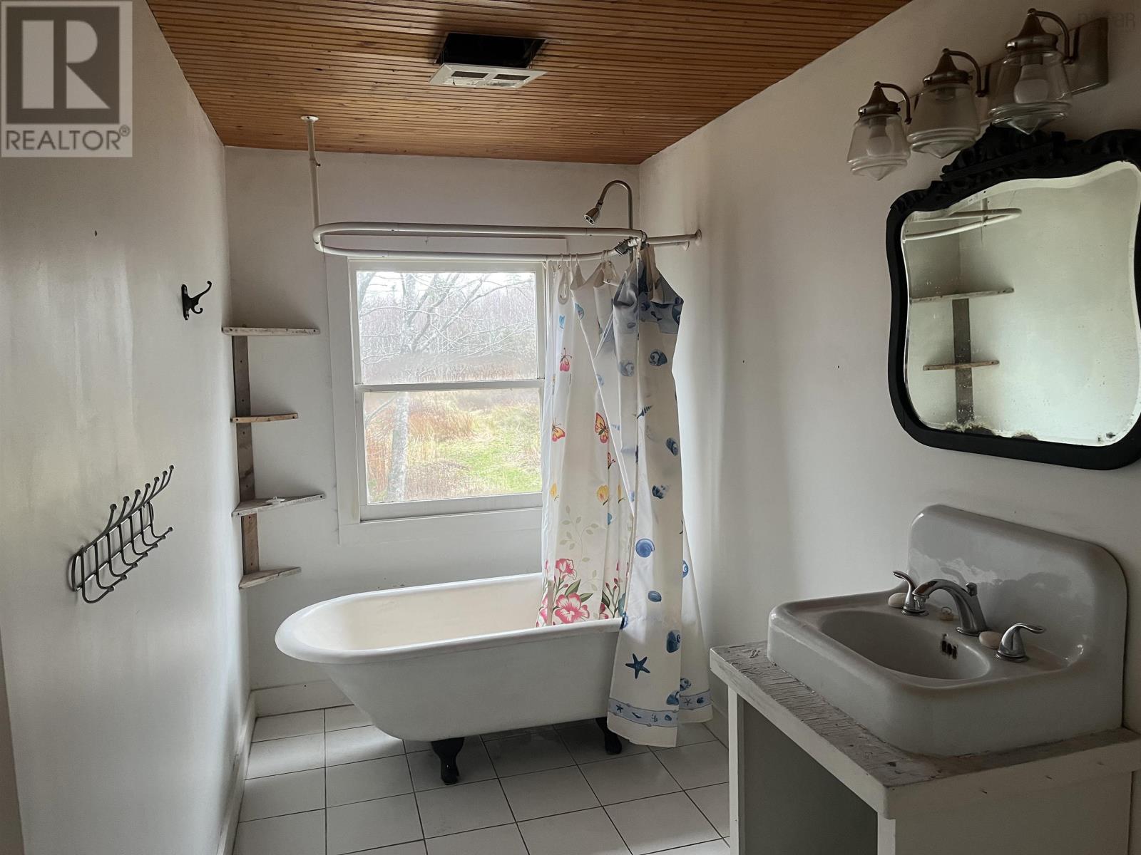 Property 22 of 33 of 1496 Hampton Mountain Road