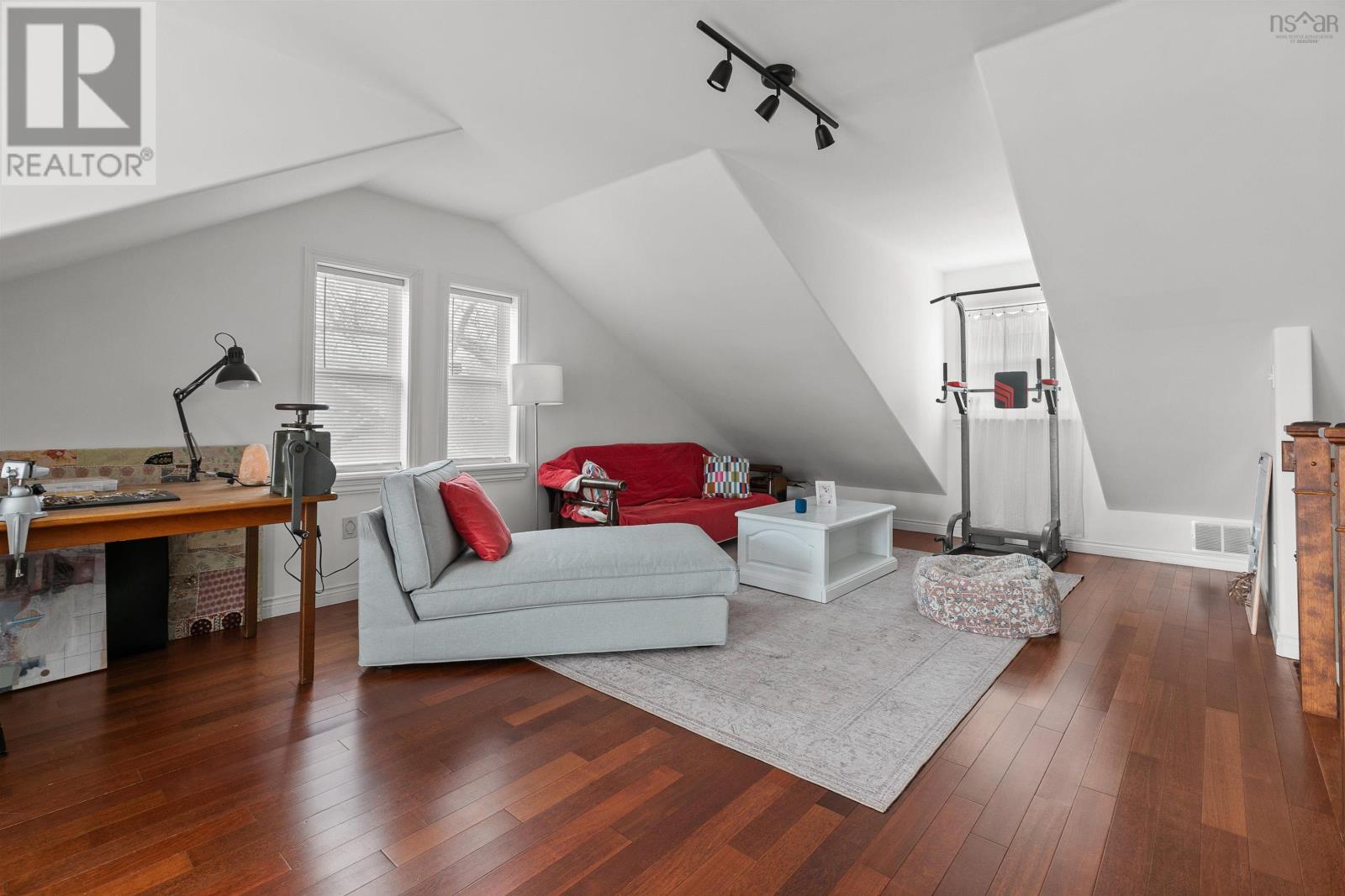 Property 25 of 44 of 79 Windmill Road