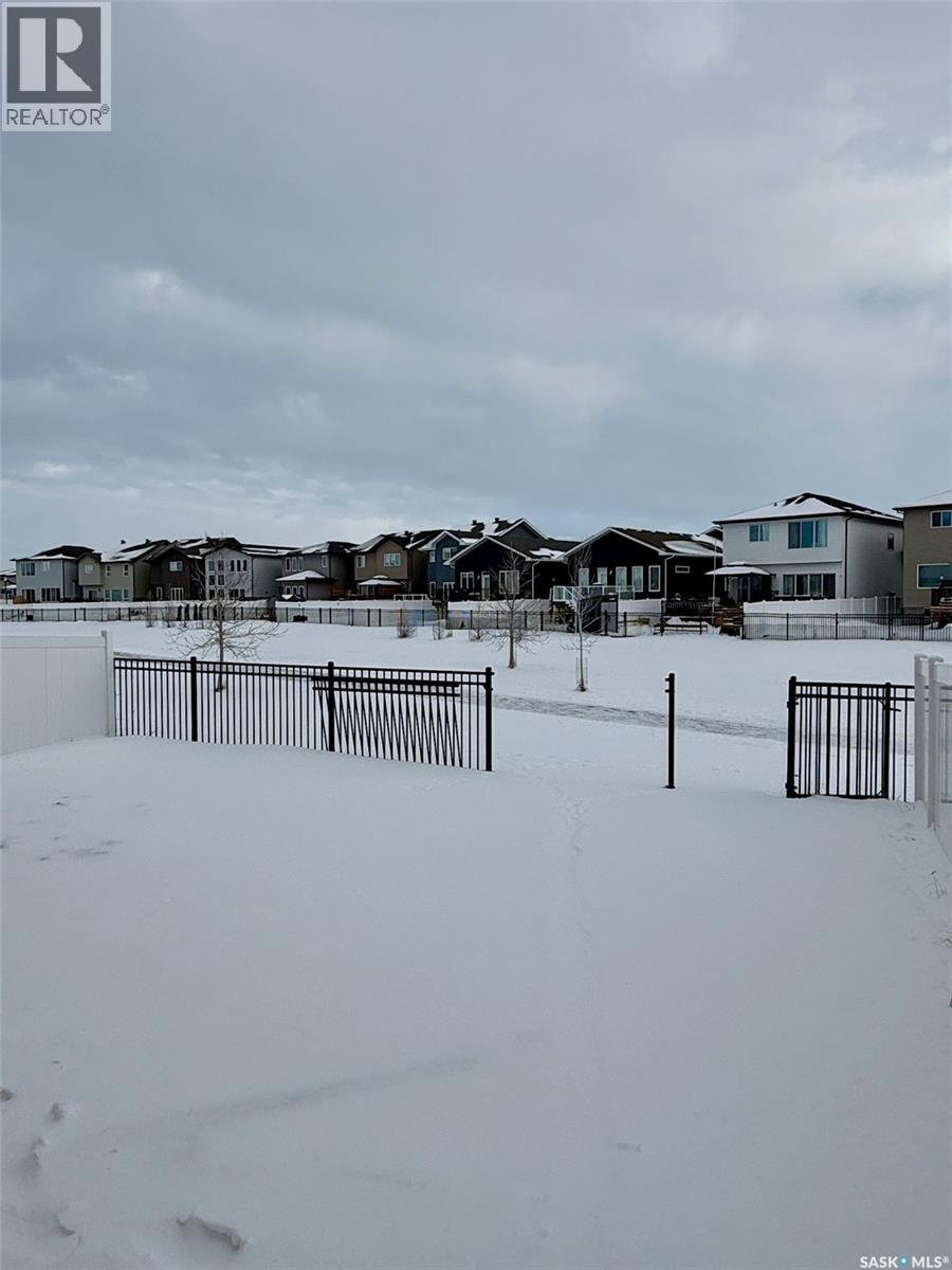 5210 Green CRESCENT - Photo 4 of 6, Regina, Saskatchewan