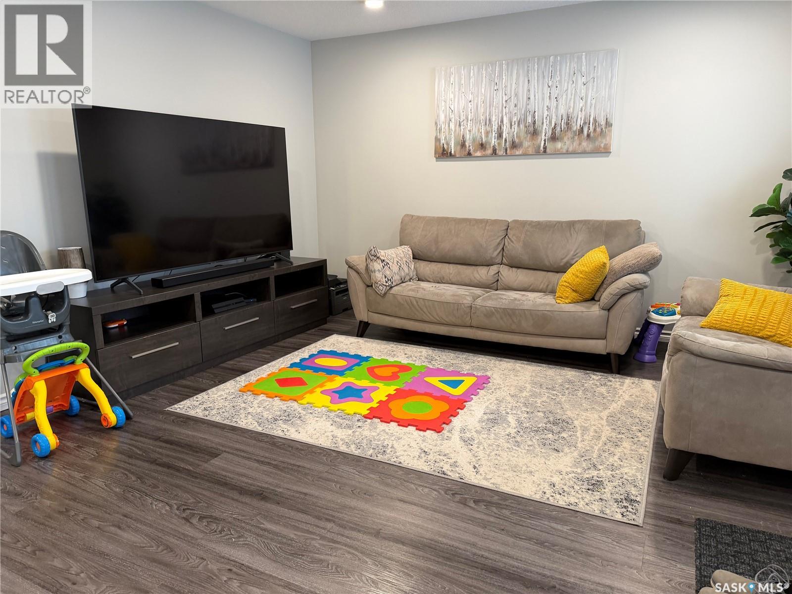 Single Family House for Sale in   Akhtar BEND Saskatoon 