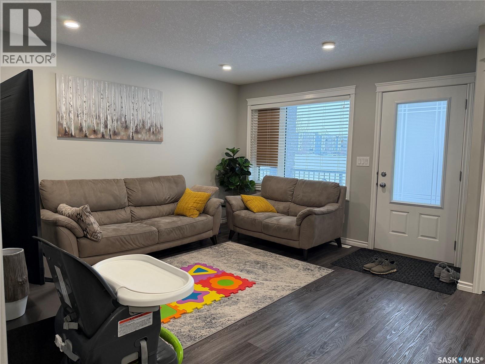 Single Family House for Sale in   Akhtar BEND Saskatoon 