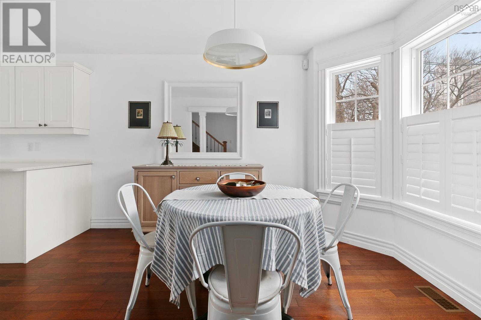 Property 7 of 44 of 79 Windmill Road