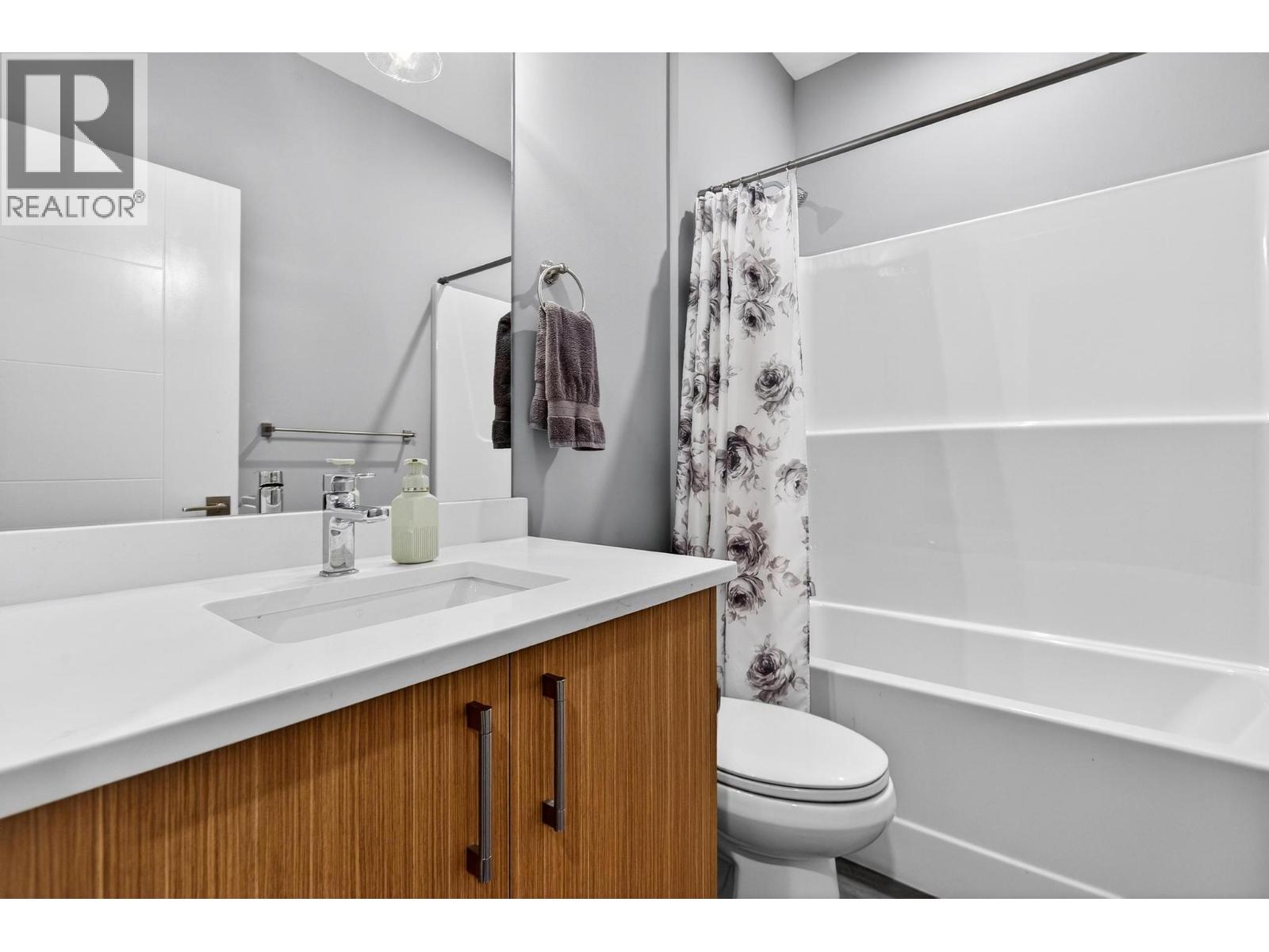 102 11581 Rogers Road, Lake Country