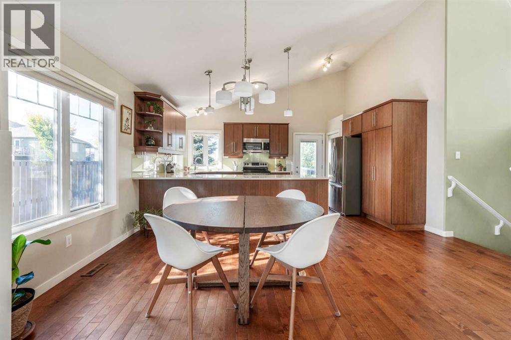 Single Family House 4 Level for Sale in  Sunridge Crescent W Sunridge Lethbridge 