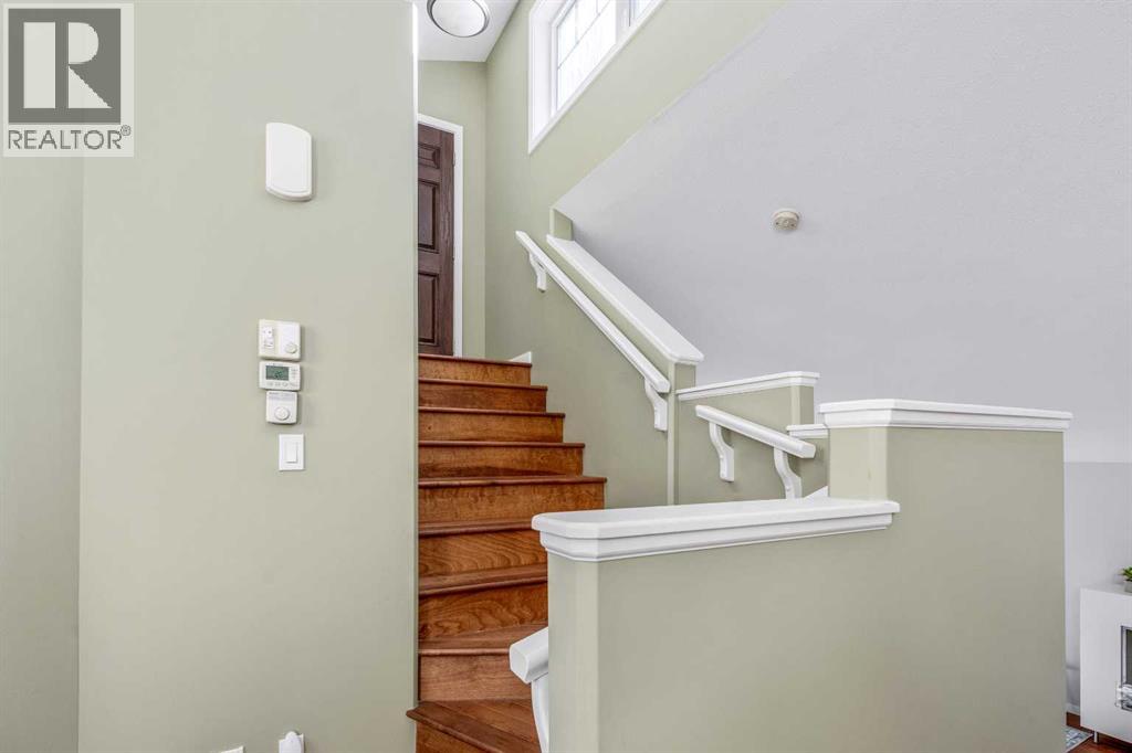 Single Family House 4 Level for Sale in  Sunridge Crescent W Sunridge Lethbridge 