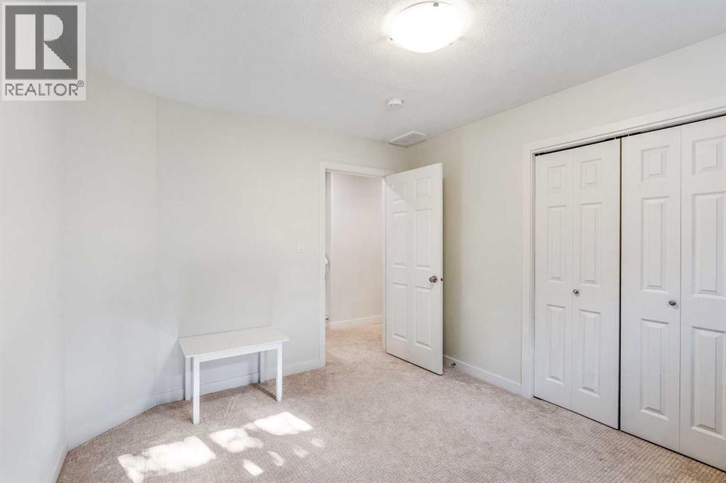 Single Family House 4 Level for Sale in  Sunridge Crescent W Sunridge Lethbridge 