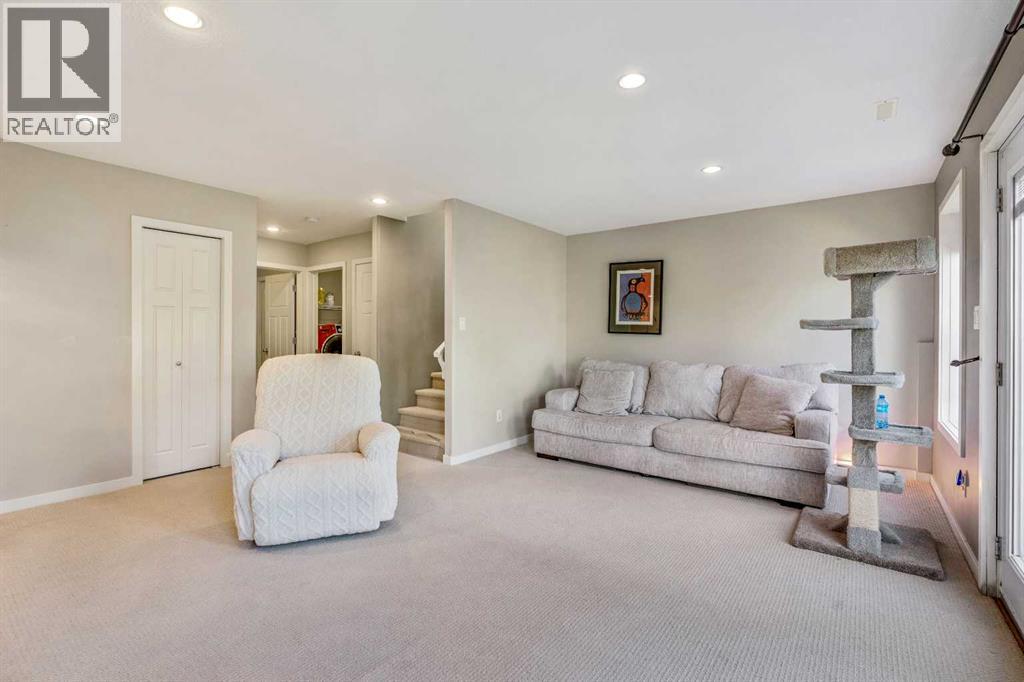 Single Family House 4 Level for Sale in  Sunridge Crescent W Sunridge Lethbridge 