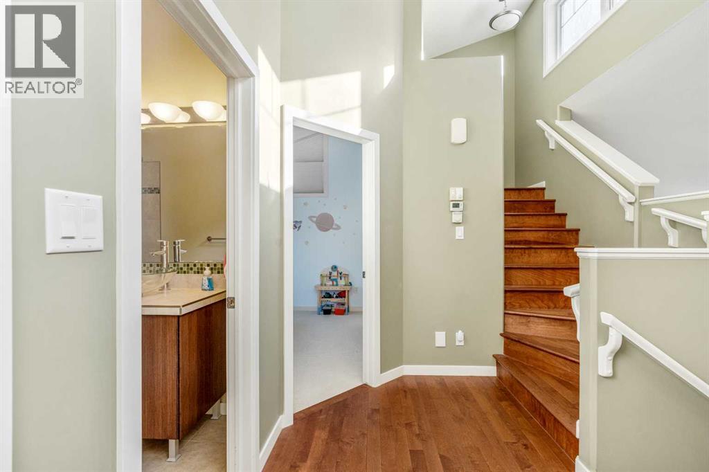 Single Family House 4 Level for Sale in  Sunridge Crescent W Sunridge Lethbridge 