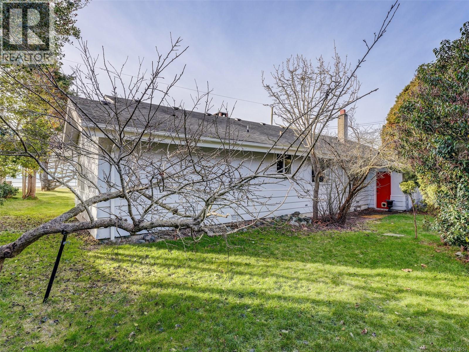  406 Beach Drive, Oak Bay