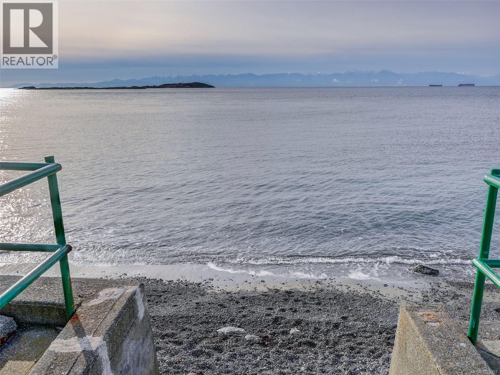  406 Beach Drive, Oak Bay