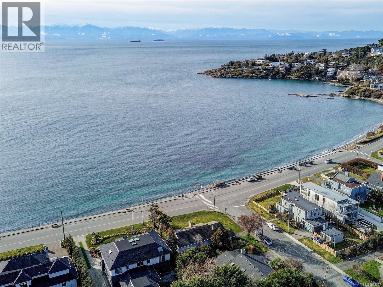  406 Beach Drive, Oak Bay