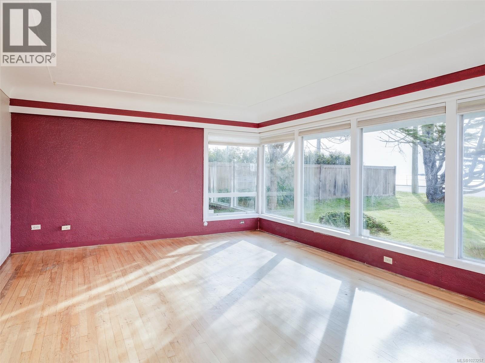  406 Beach Drive, Oak Bay