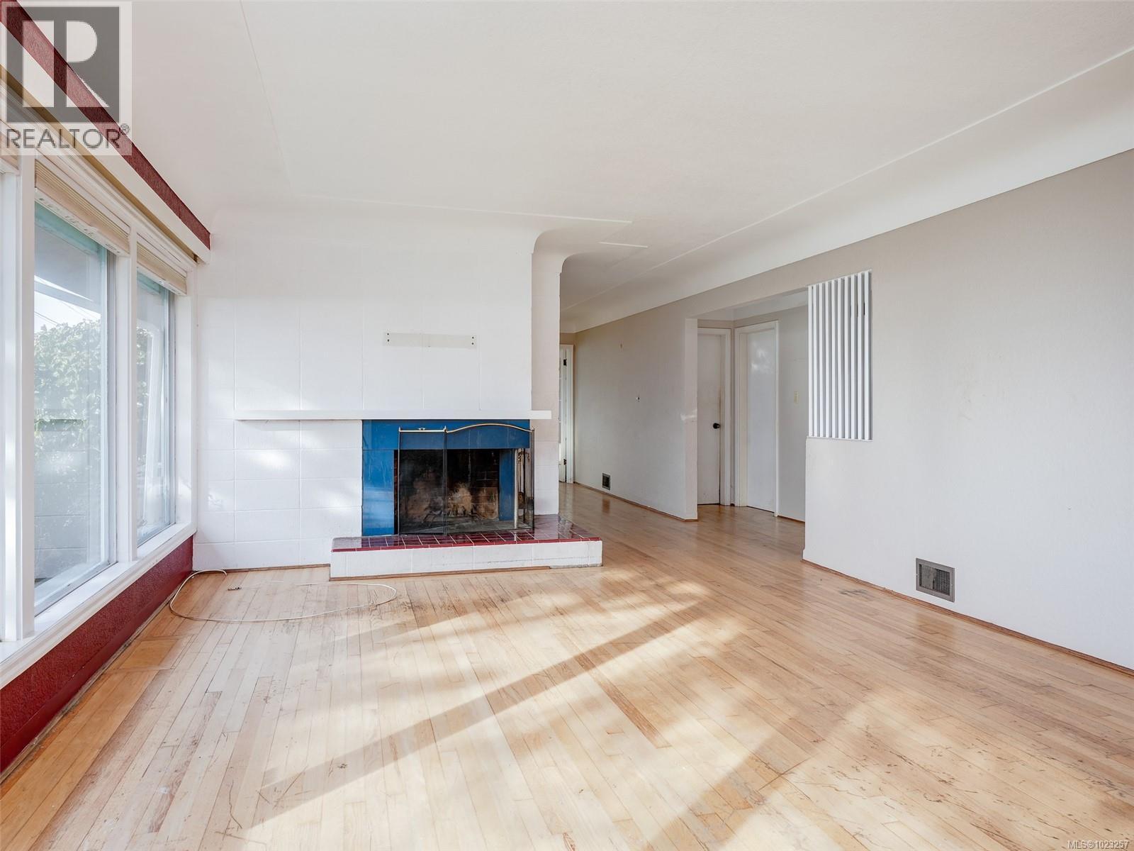  406 Beach Drive, Oak Bay