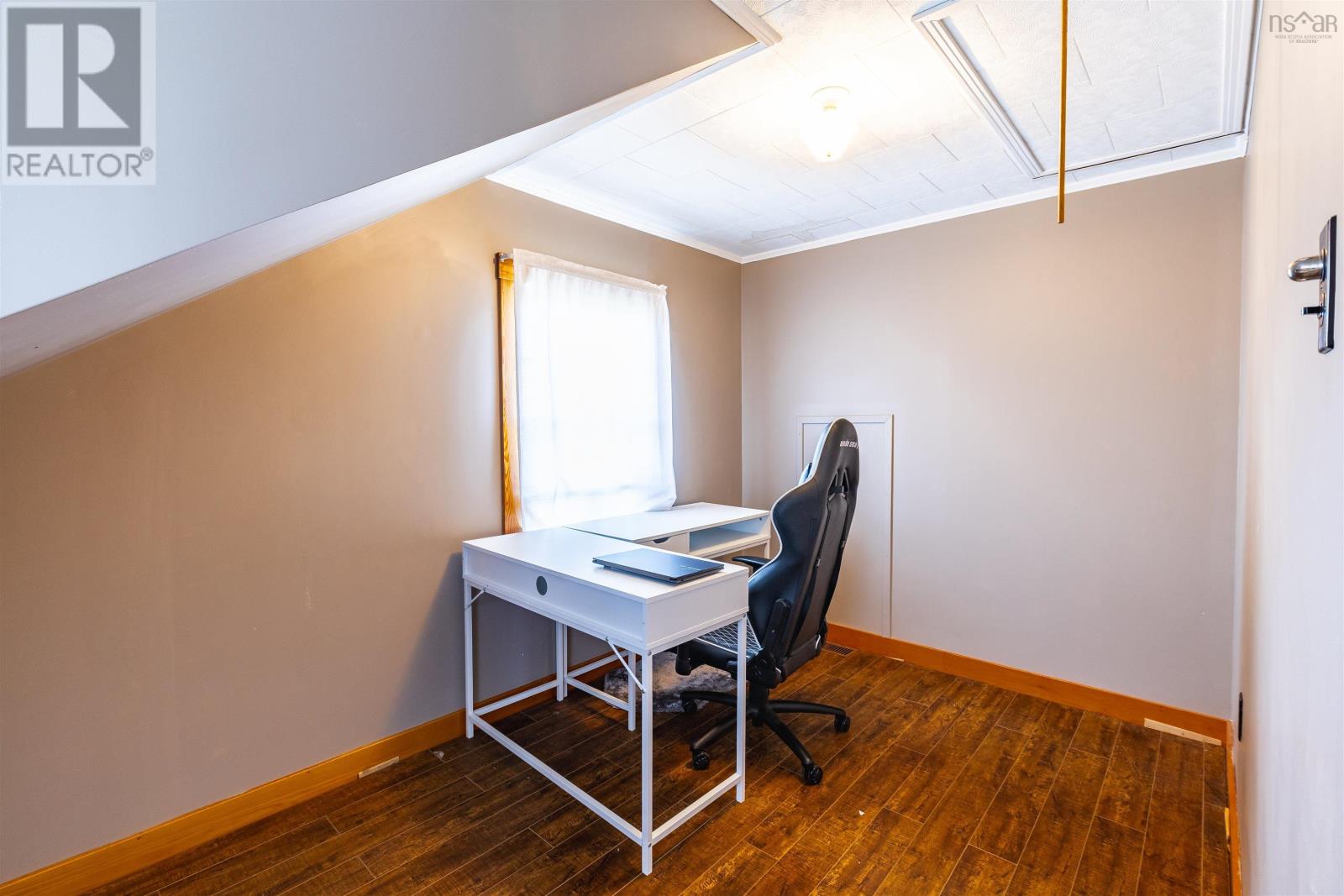 Property 19 of 28 of 41 School Street