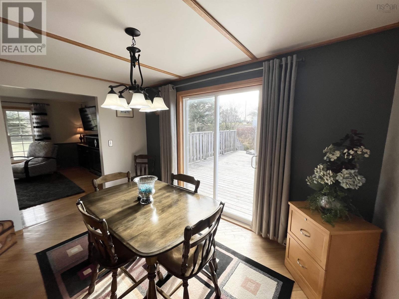 Property 11 of 48 of 472 Centreville South Side Road