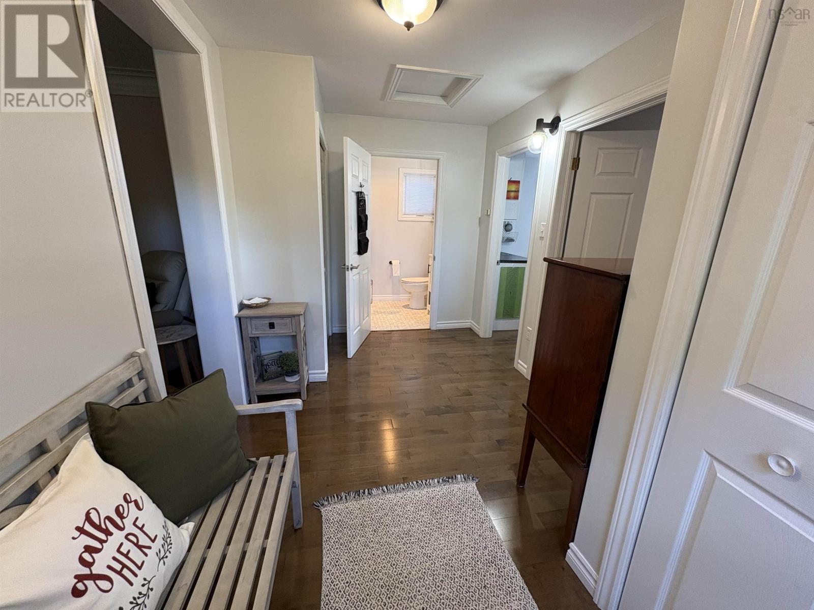 Property 27 of 48 of 21 Oak Street