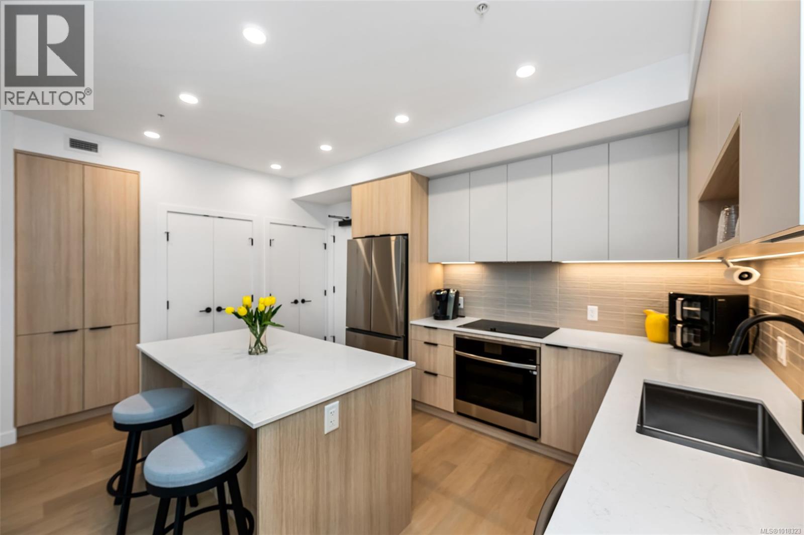 411 3564A Ryder Hesjedal Way, Colwood