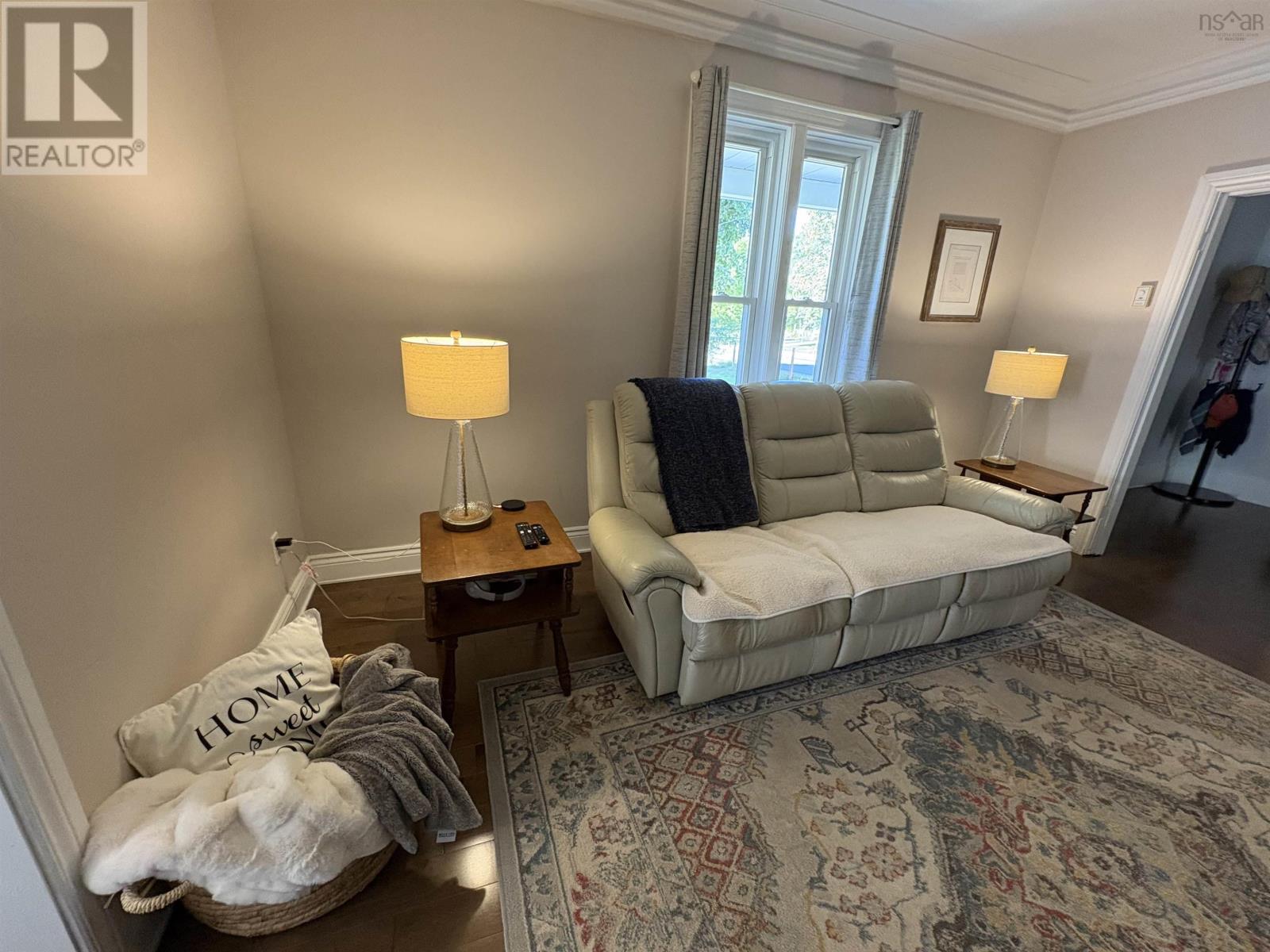 Property 24 of 48 of 21 Oak Street