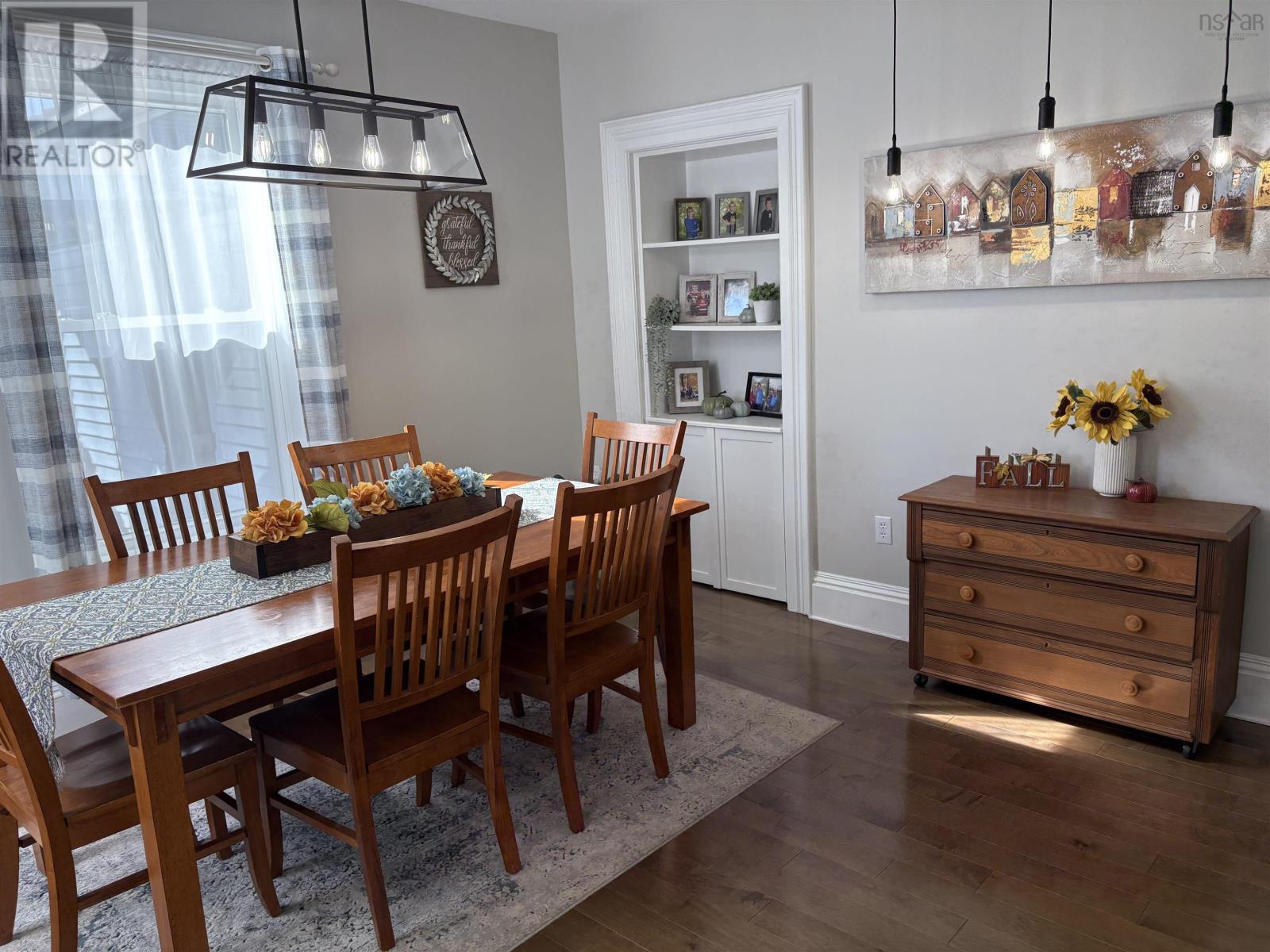 Property 17 of 48 of 21 Oak Street