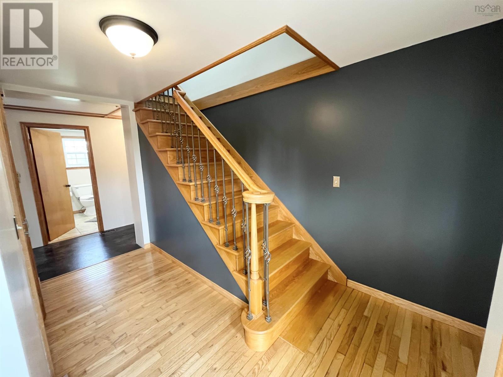 Property 18 of 48 of 472 Centreville South Side Road