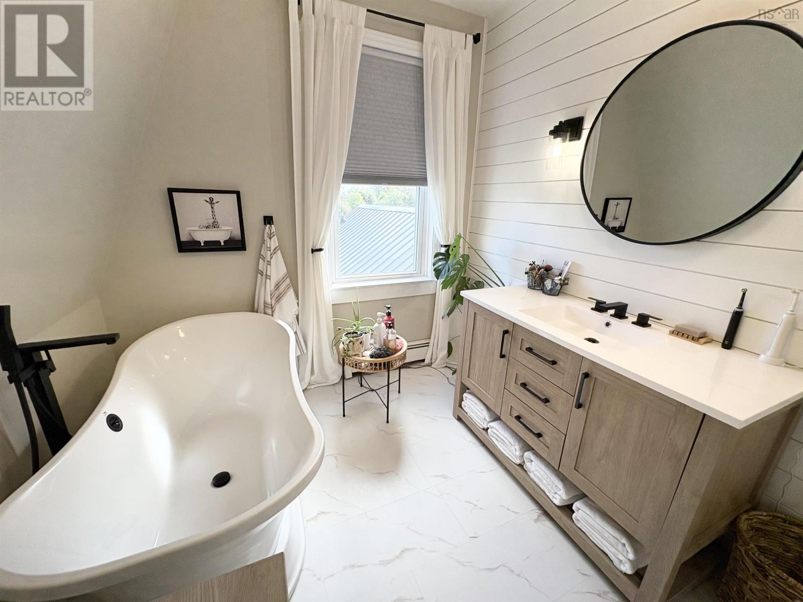 Property 45 of 48 of 21 Oak Street