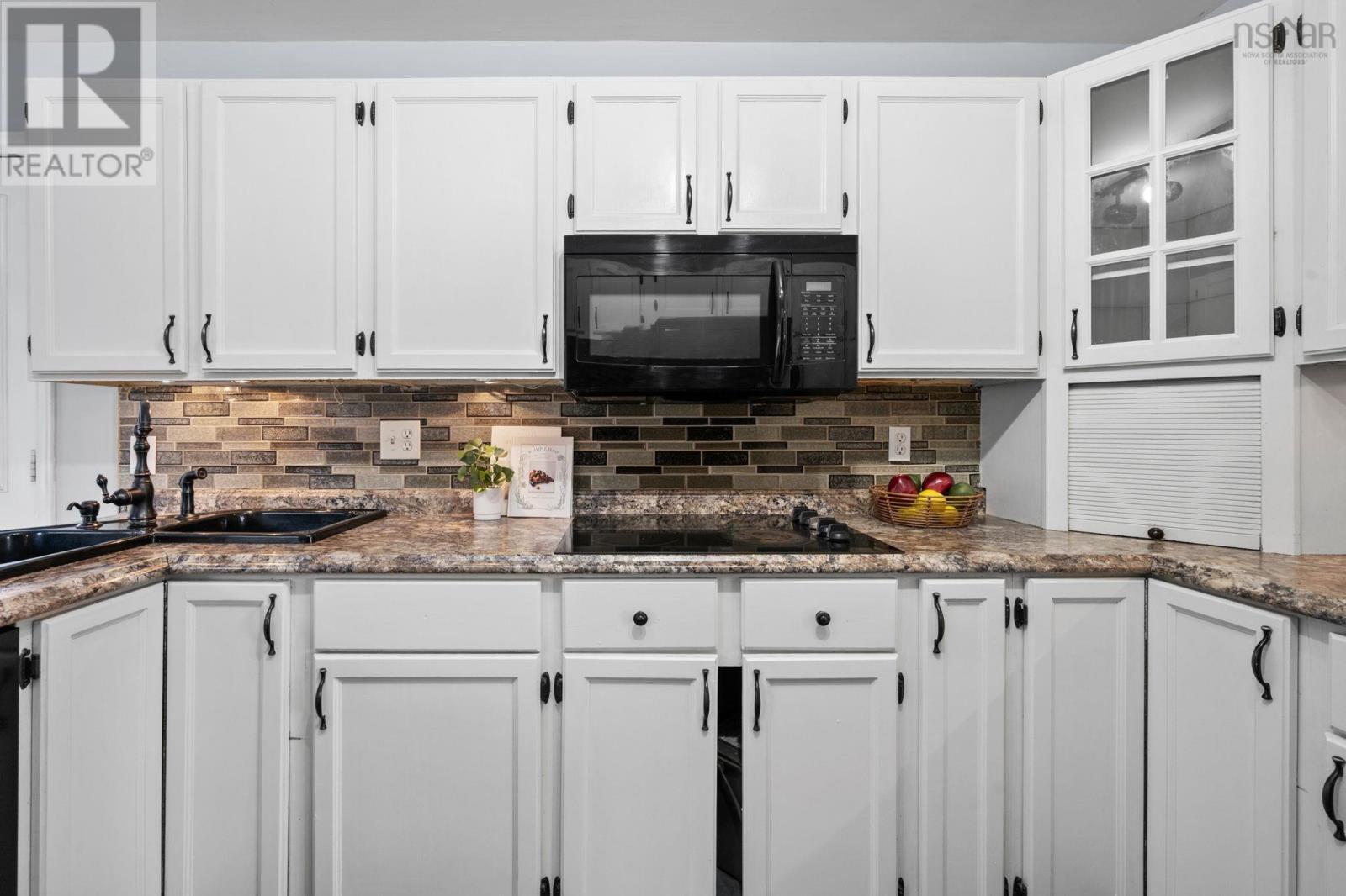 Property 20 of 50 of 95 Auburn Drive