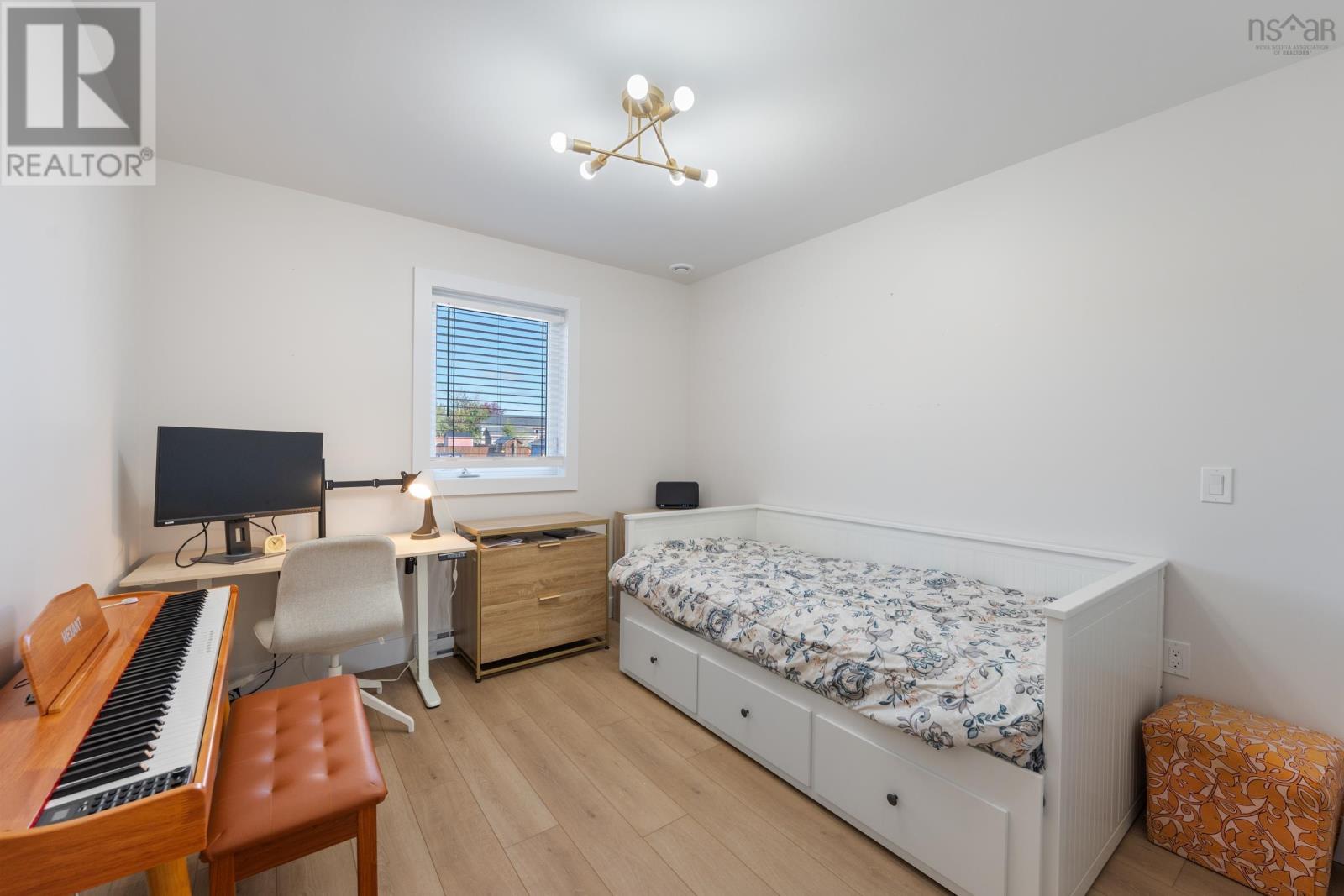 Property 25 of 40 of 4 Acorn Lane