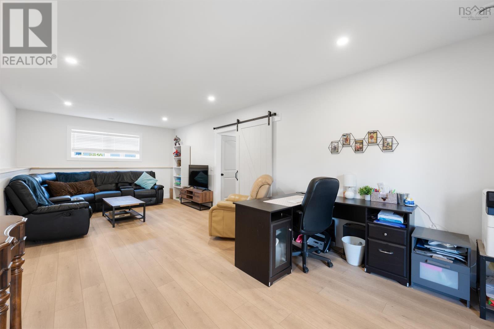 Property 34 of 40 of 4 Acorn Lane