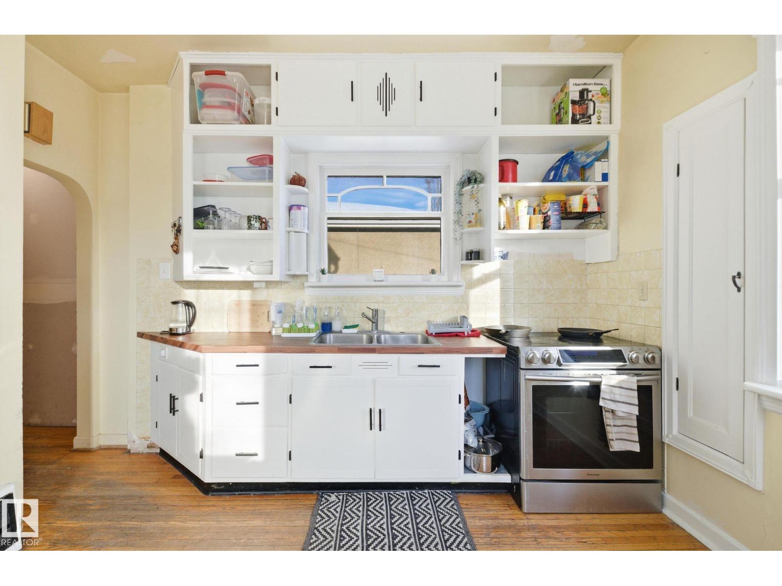 11515 101 ST NW, Edmonton