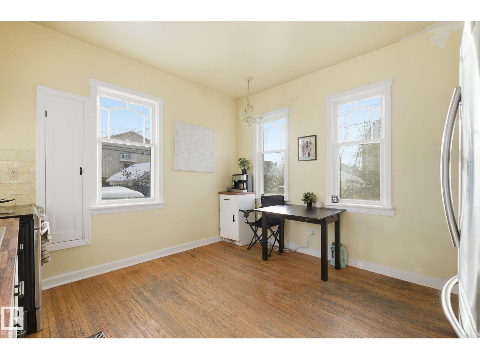 11515 101 ST NW - 3