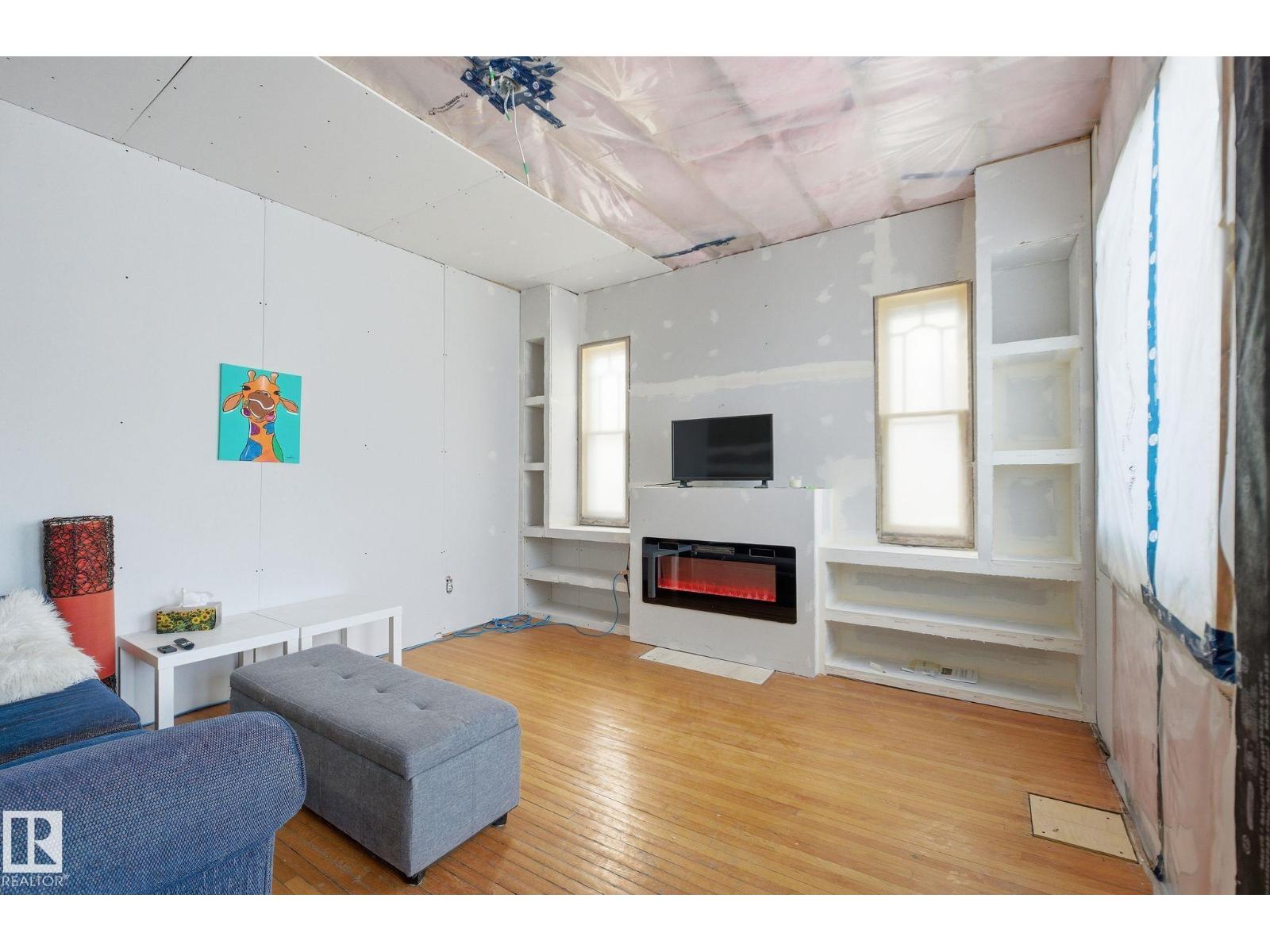 11515 101 ST NW, Edmonton