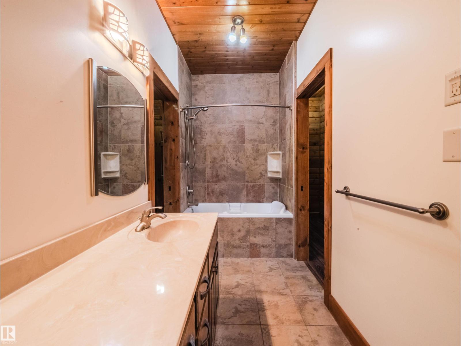 52117 RR 213, Rural Strathcona County