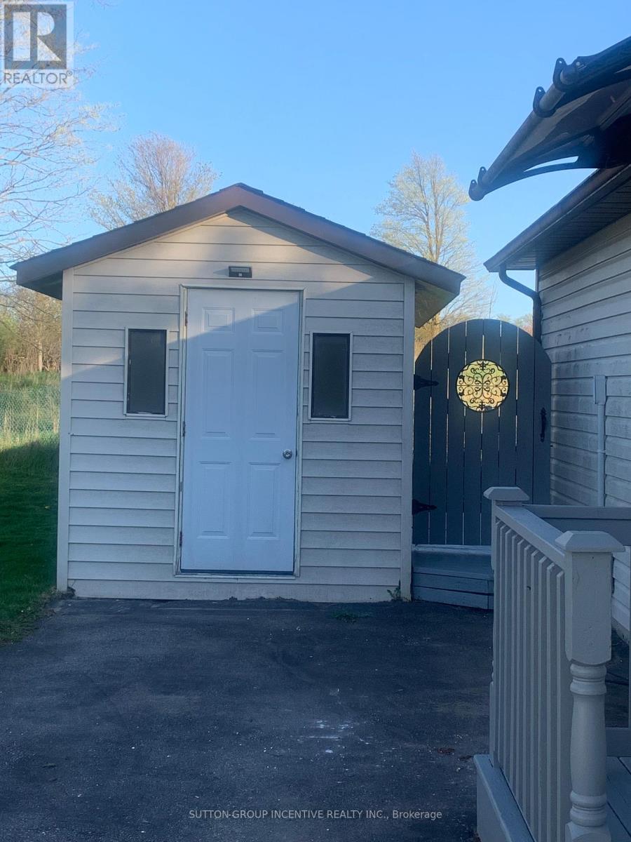 49 ROYAL OAK DRIVE - 12