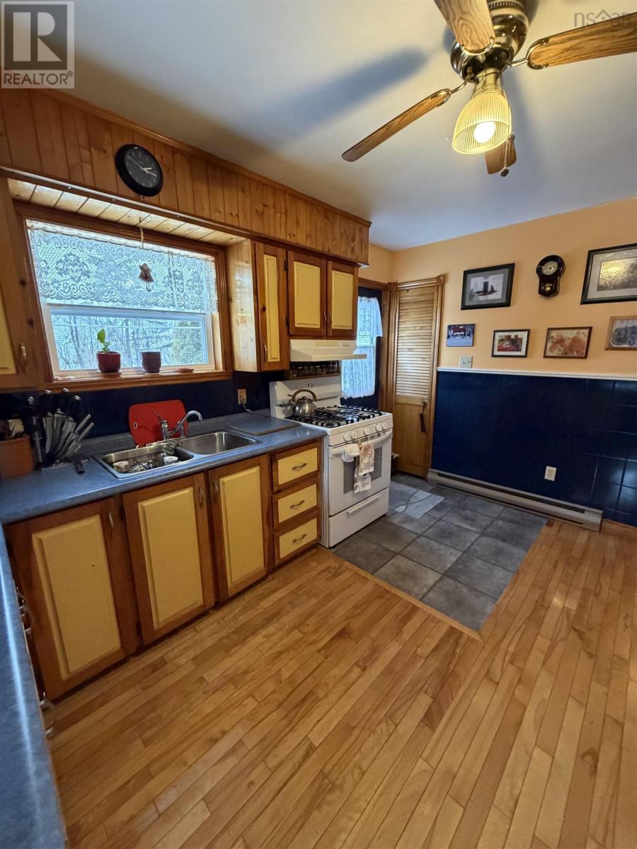 Property 10 of 36 of 22 MacDougall