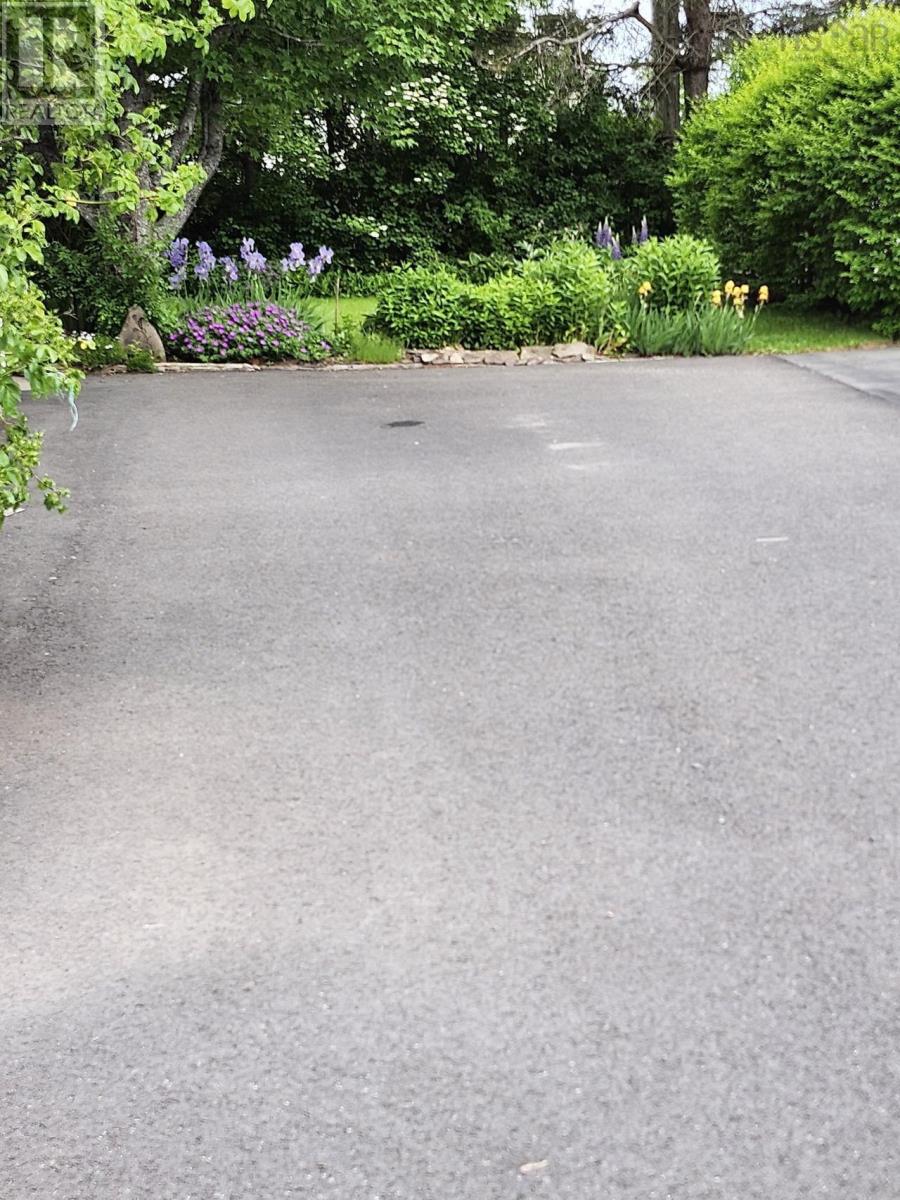 Property 3 of 36 of 22 MacDougall