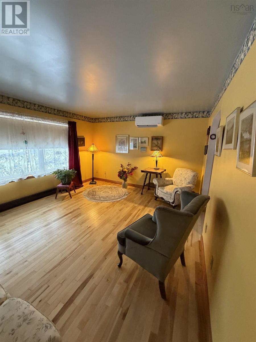 Property 7 of 36 of 22 MacDougall