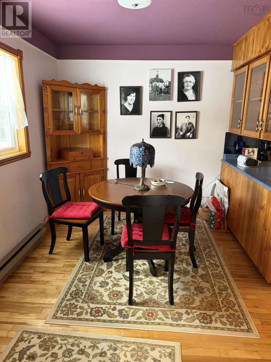 Property 13 of 36 of 22 MacDougall