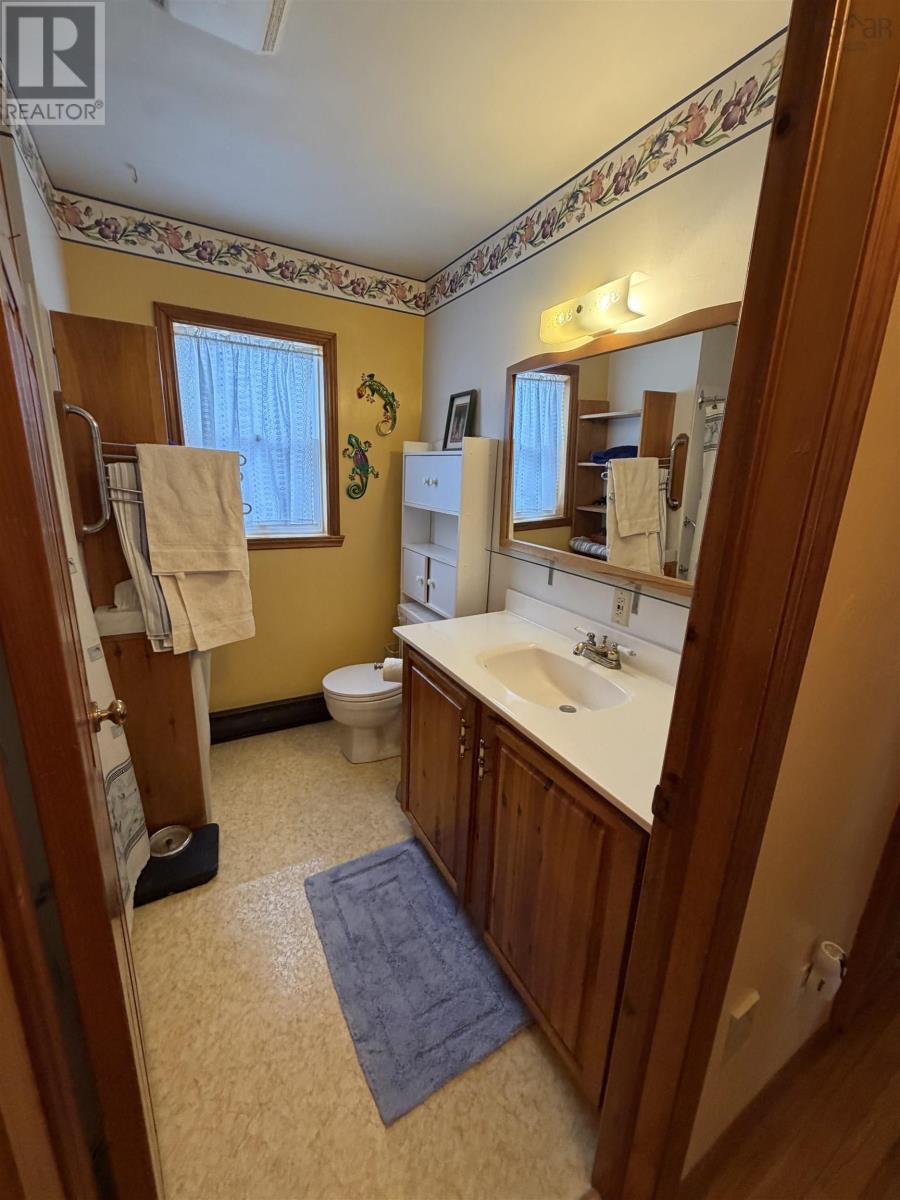 Property 18 of 36 of 22 MacDougall